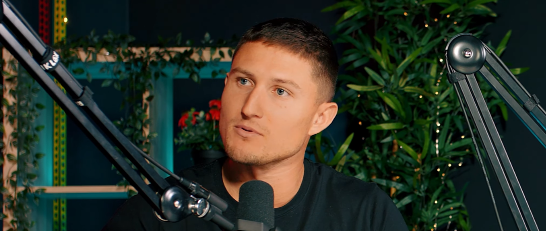Nick Mirkovic co-founder of HiSmile on the Foundr Podcast
